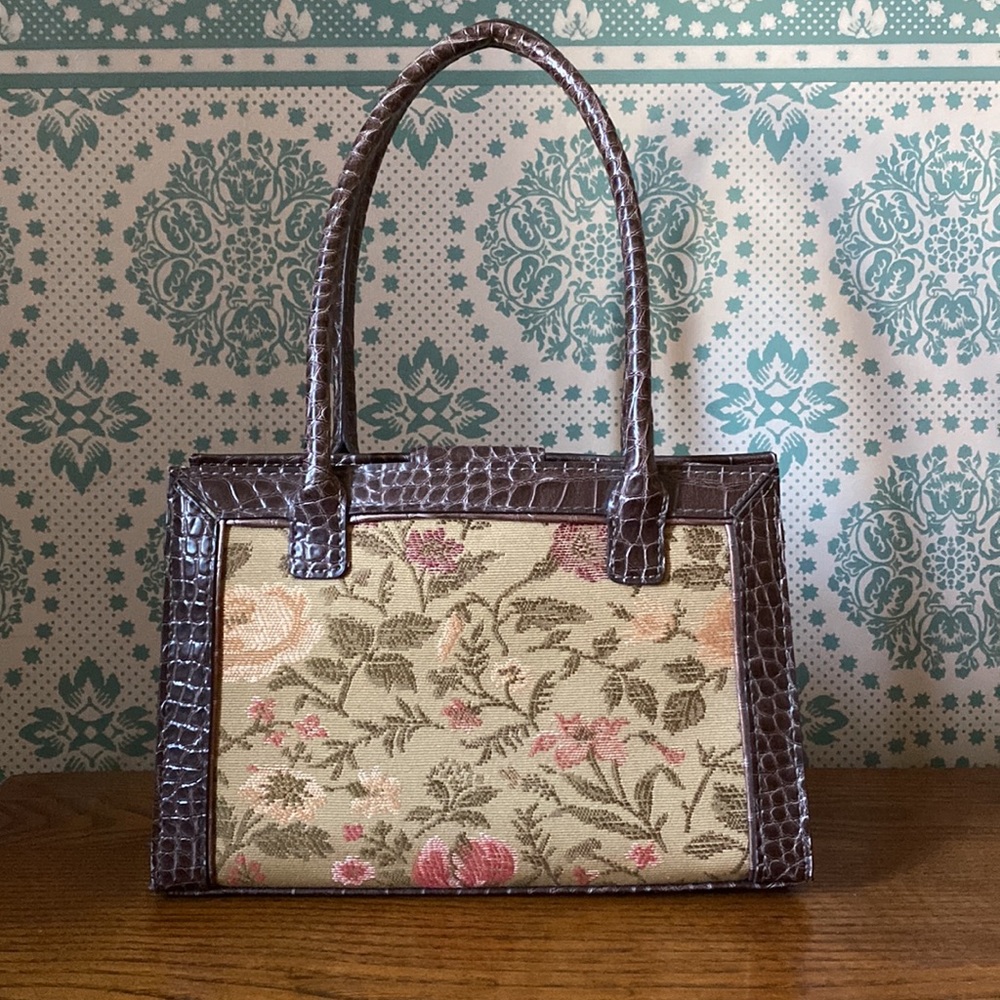 Liz Claiborne Purse - Picture 3 of 12